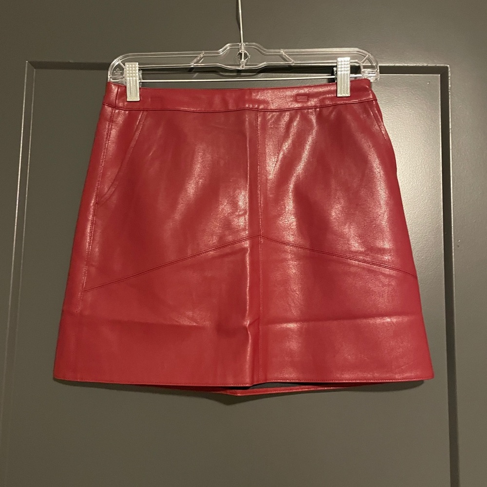 Lulus veagan skirt..burgundy ..Beautiful!